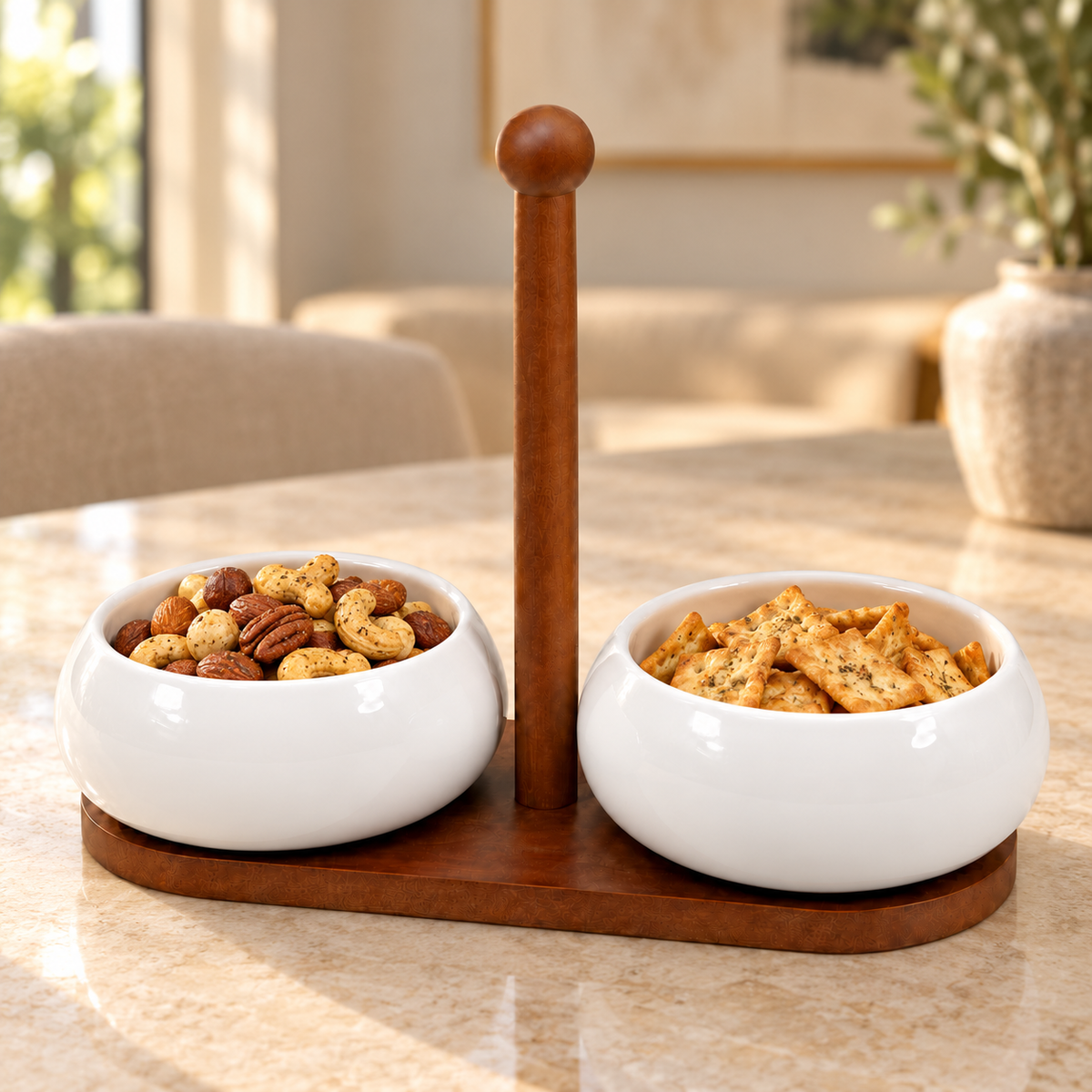 Chubby Snack serveerset gevuld met noten en crackers in een interieur