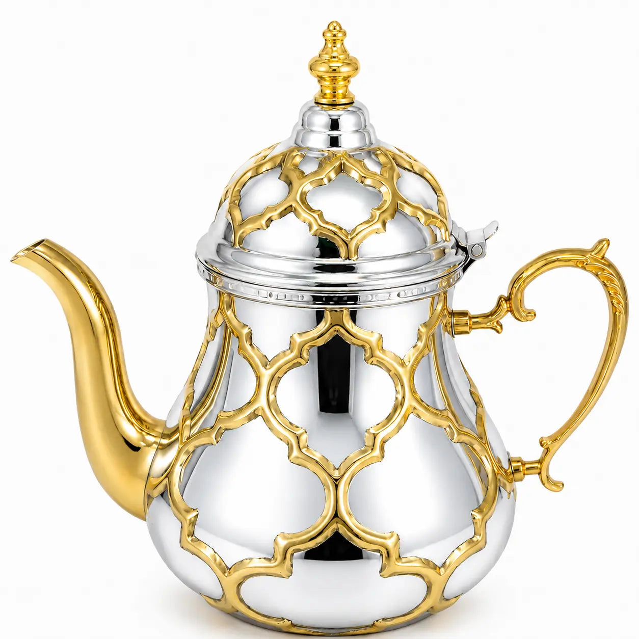 Detail van het glanzende zilver en gouden arabeske patroon van de theepot