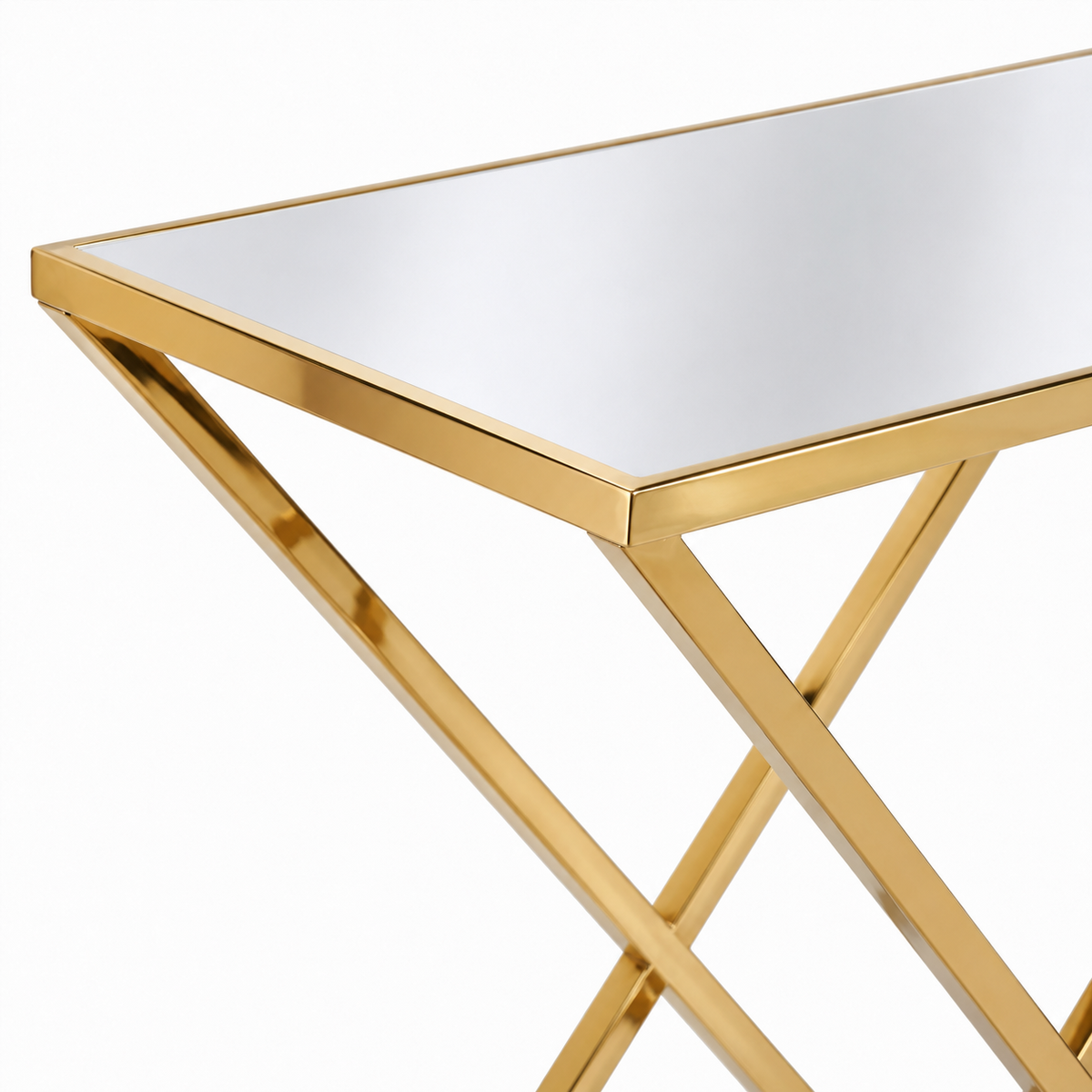 Detail van het spiegelblad en gouden frame van de sidetable